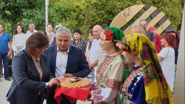 Нинова: Хиляди български антифашисти са дали живота си, за да спрат нацизма (СНИМКИ)