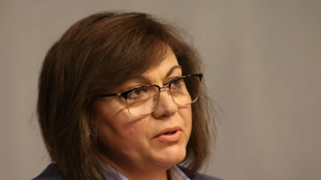 Нинова призова Борисов да намали изказванията си, защото всява паника