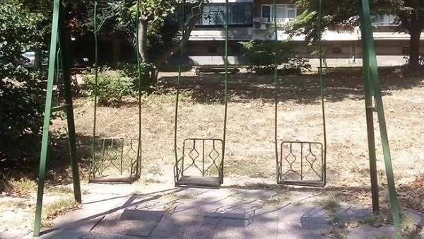 Деца с травми заради опасна площадка в квартал "Чайка" във Варна 