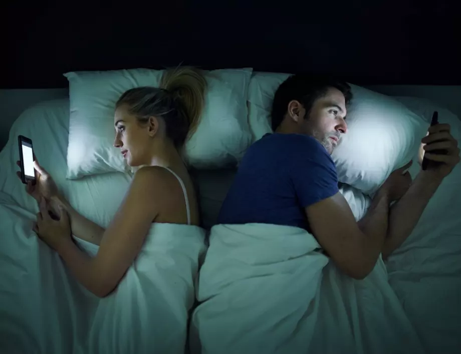 Внимание: Използването на телефон преди лягане може да повлияе сериозно на здравето ви