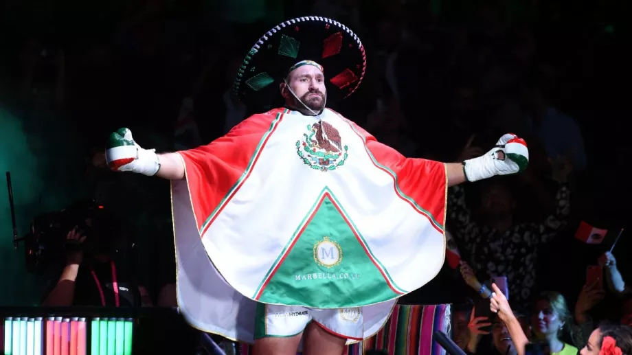 Тайсън Фюри не изневери на себе си, прекръсти се и влезе на ринга като мексиканец (ВИДЕО + СНИМКИ)
