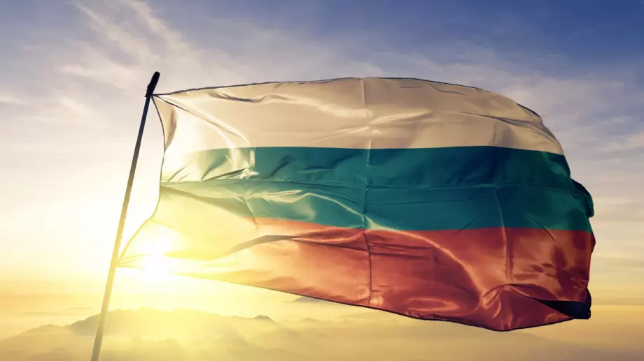 Дават български знамена на всички училища, детски градини и ясли в София