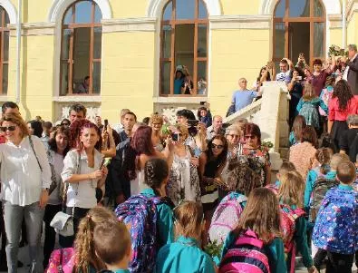 След година прекъсване СУ „Христо Ботев“ в Русе приема отново своите ученици