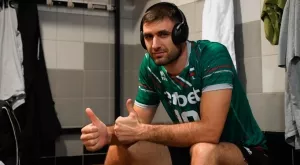 {{ otherArticle[0].article.title }}