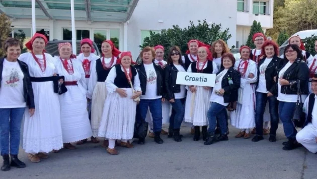 Специална награда за казанлъшката „Бабсбг” от фестивал във Варна (СНИМКИ) 