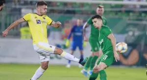 {{ otherArticle[0].article.title }}