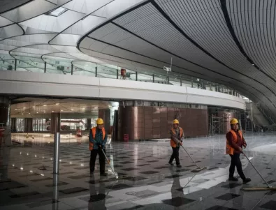 С полет на най-големия авиолайнер откриват мега летището в Пекин(ВИДЕО)