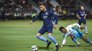 Футболист в САЩ научава за смъртта на баща си преди мача, казва на отбора след победния си гол (ВИДЕО)