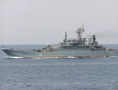 Украйна потопи руски десантен кораб в Черно море (ВИДЕО)