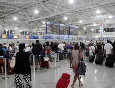 Гърция готви продажба на дял от летището в Атина