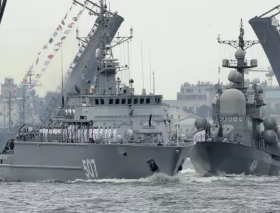 Руският Черноморски флот излязъл на учение, следи го американски Boeing