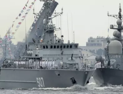 Над 20 руски бойни кораба имаха учения в Черно море