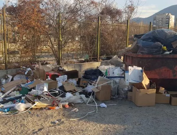 Мълчанието на чиновниците: Кметът отказа мълчаливо да направи оценка на сметопочистването в Асеновград