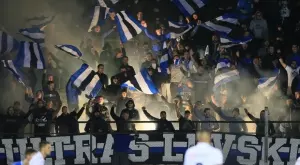 Фенове на Левски показаха подкрепа към българските лекари (СНИМКА)