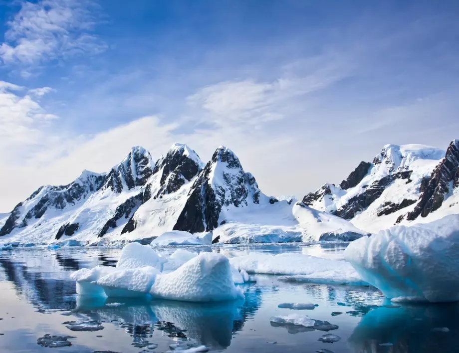  Мистериозна дълбока бразда в Антарктида - на какво се дължи?