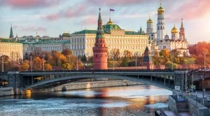 Русия води тежка битка да се отърве от долара