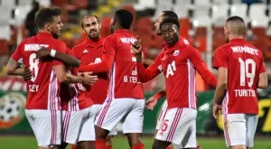 {{ otherArticle[0].article.title }}