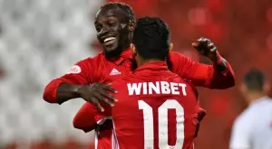 {{ otherArticle[0].article.title }}