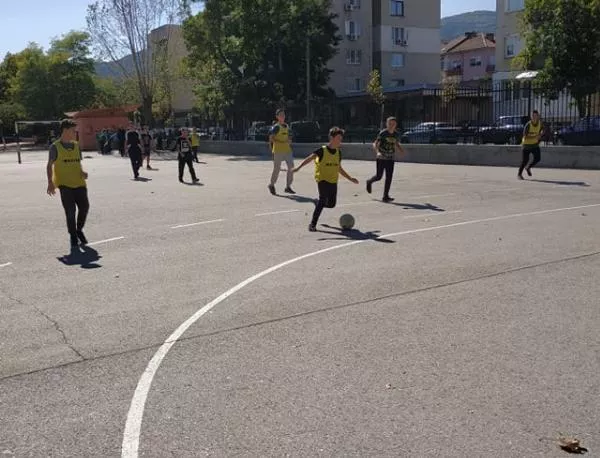 Ученици от Асеновград спортуваха с кампанията "Бъди активен" (СНИМКИ)