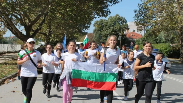 Жителите на Каварна се включиха в Световния пробег на мира