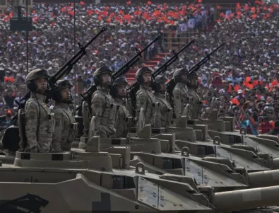 Грандиозен военен парад отбеляза 70 г. комунистически режим в Китай (ВИДЕО и СНИМКИ)