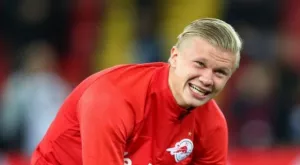 {{ otherArticle[0].article.title }}