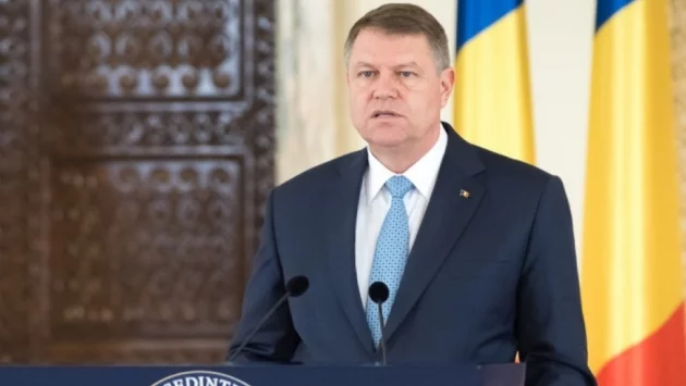 Румънският президент поиска отговори за революцията, свалила Чаушеску
