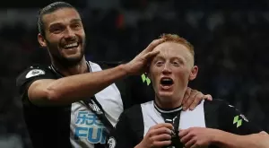 Феновете на Нюкасъл мислят за Мбапе, Холанд и Меси, но това не работи точно така