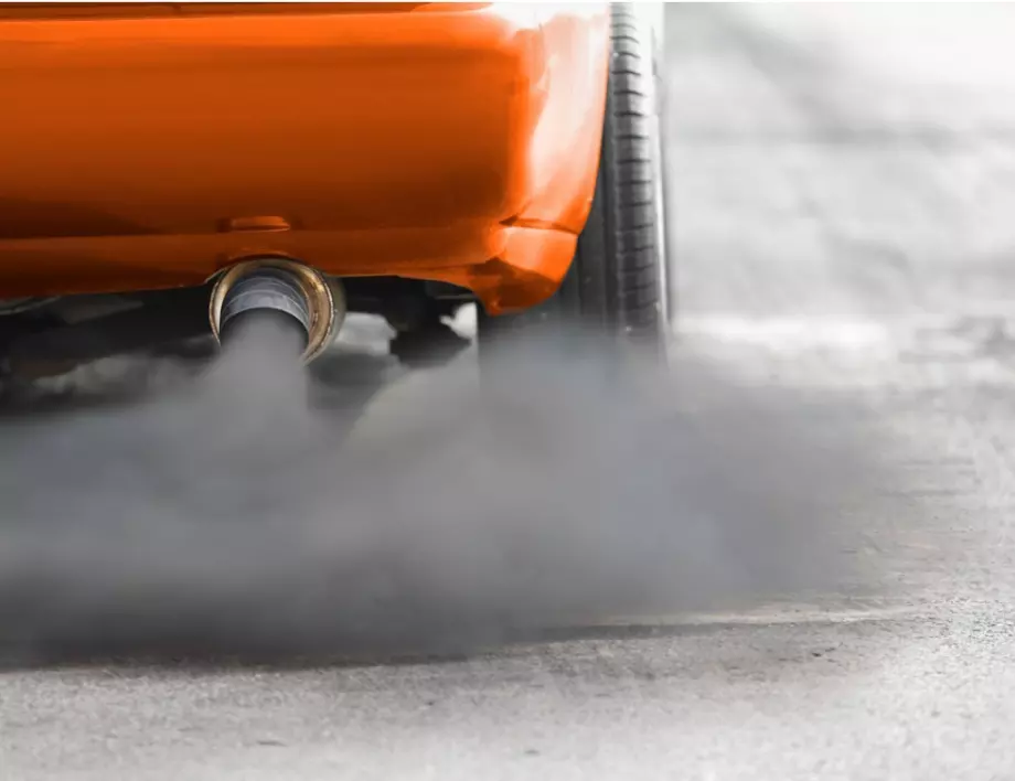 Европарламентът приема нови стандарти за емисиите на CO2 за превозните средства