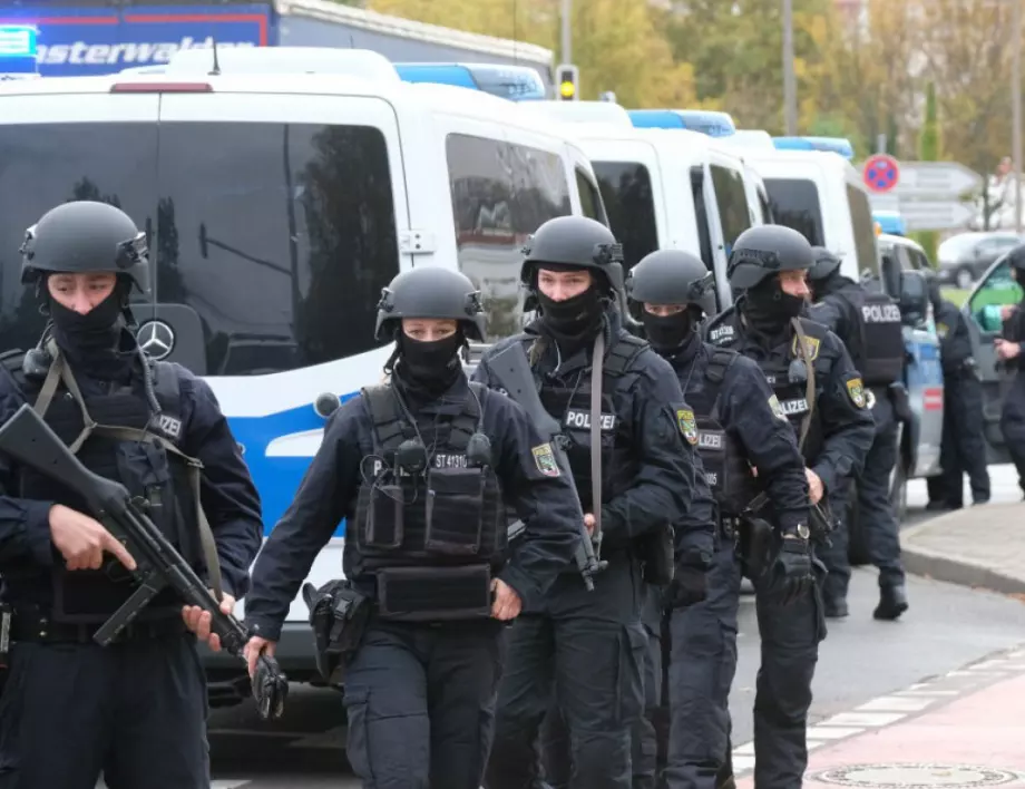 Две нападения в Германия взеха осем жертви*