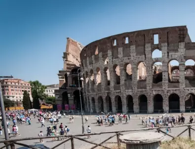 Евакуация в Рим заради пропадане на почвата в близост до Колизеума 