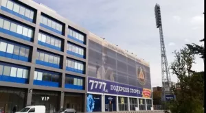 {{ otherArticle[0].article.title }}