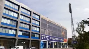 {{ otherArticle[0].article.title }}