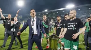 {{ otherArticle[0].article.title }}