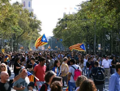 Протести в Испания след присъдите на каталунските политици (ВИДЕО и СНИМКИ)