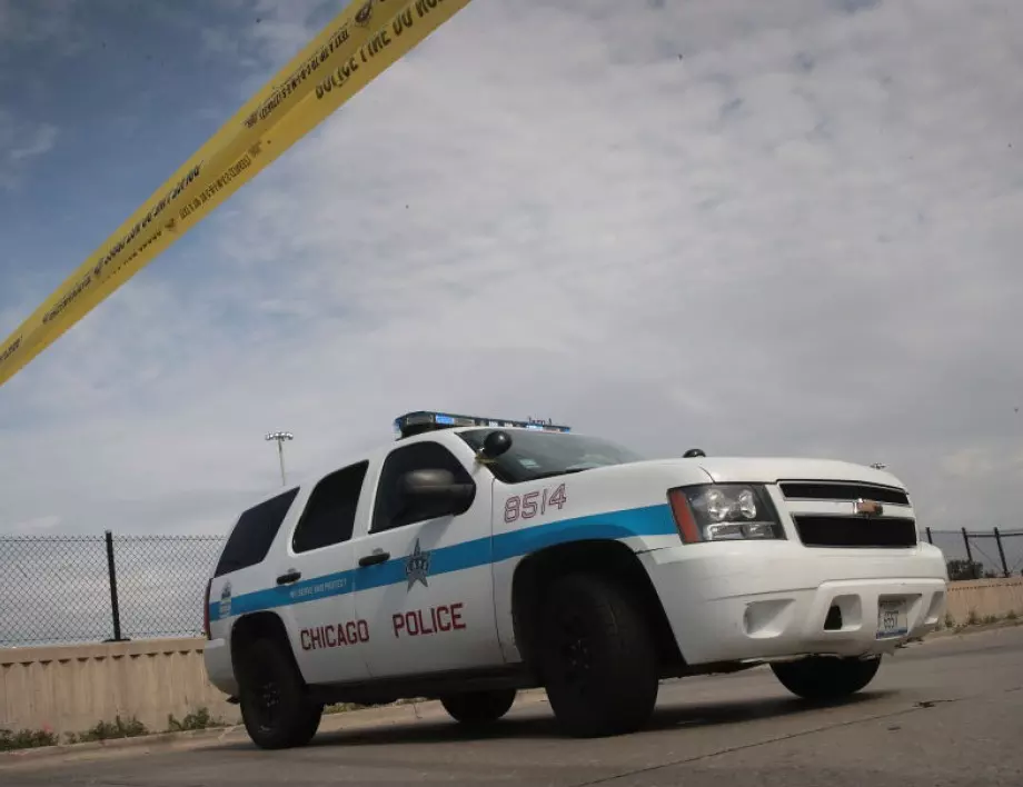 Десетки простреляни при стрелба на погребение в Чикаго 