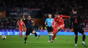 {{ otherArticle[0].article.title }}