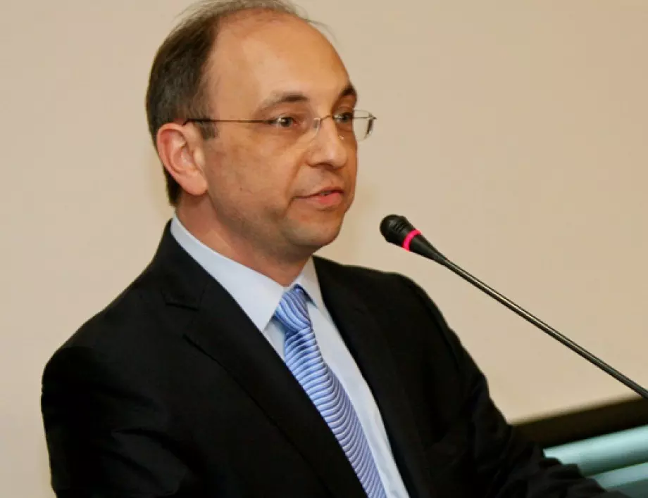 Николай Василев: Правителството да харчи по-малко и да се стреми към приключване на годината без дефицит
