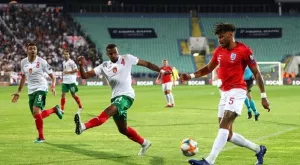 {{ otherArticle[0].article.title }}