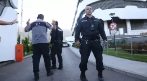 {{ otherArticle[0].article.title }}