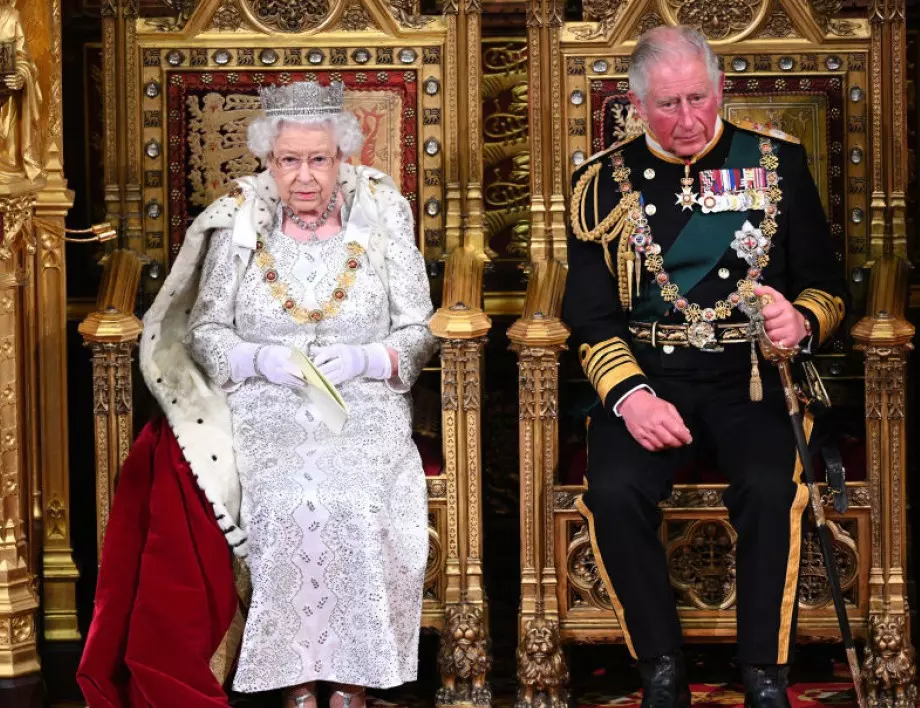 Кралица Елизабет II и принц Филип се ваксинираха срещу COVID-19 