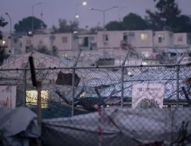 Гръцките власти считат, че има много НПО, които карат бежанците в страната да се бунтуват