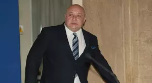 {{ otherArticle[0].article.title }}