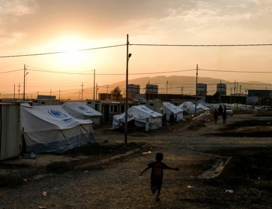 Гърция закрива трите най-големи мигрантски лагери на островите 