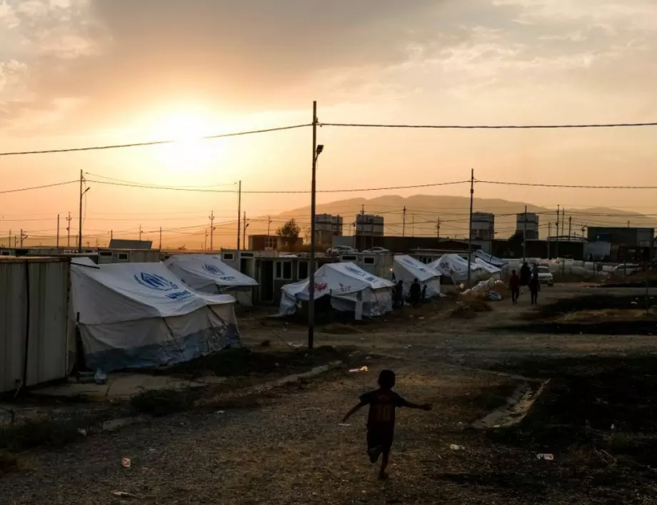 Заради бежанските лагери пет гръцки острова тръгнаха на масови протести