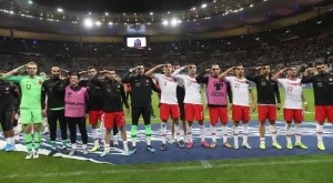 {{ otherArticle[0].article.title }}