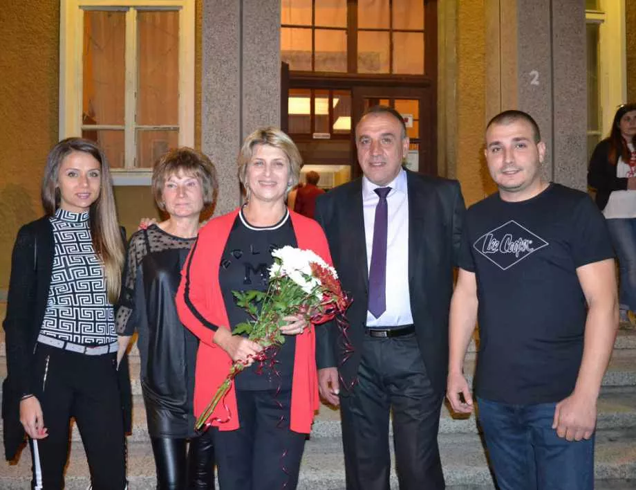 Весела Лечева и Ангел Калбанов получиха доверието на жителите на Ресен в аванс*