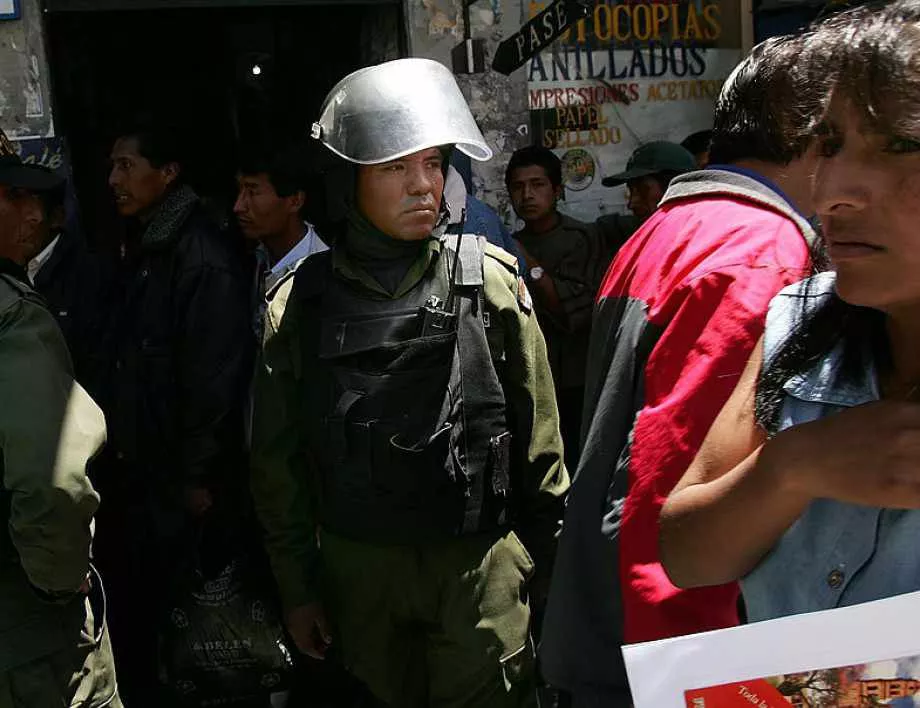 Опозицията в Боливия превзе държавните медии (ВИДЕО)