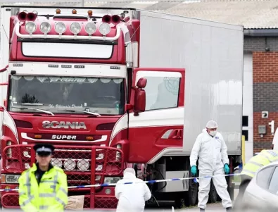 Служителите на китайското посолство във Великобритания ще посетят мястото, където бяха намерени 39 тела в камион