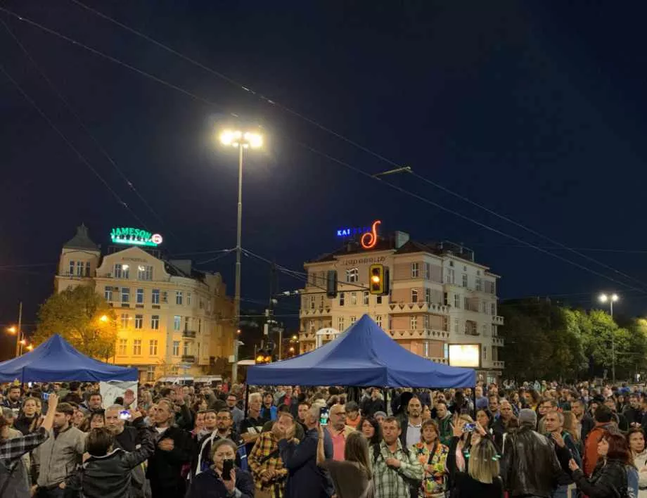 Протестът против Гешев прераства в национален, готвят палатков лагер на Орлов мост (ВИДЕО)